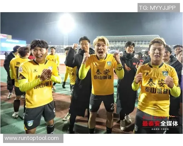 英超第13轮切尔西对阵阿森纳，双方均状态出色，争夺争冠席位，赛果待定。